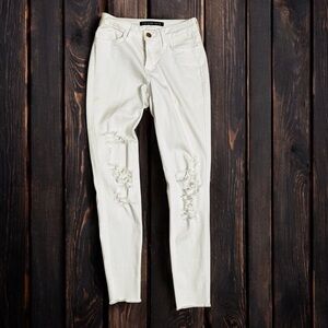 Fashion Nova White Distressed Skinny Jeans | Size 1 (W24) |